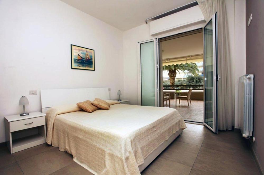 Hotel Bernard San Benedetto del Tronto Rum bild