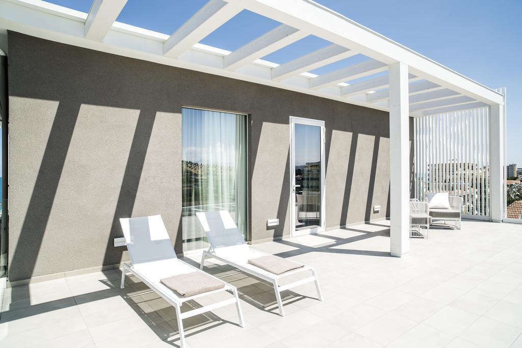 Hotel Bernard San Benedetto del Tronto Exteriör bild