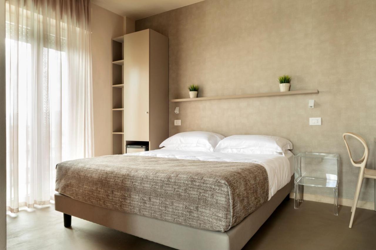 Hotel Bernard San Benedetto del Tronto Exteriör bild